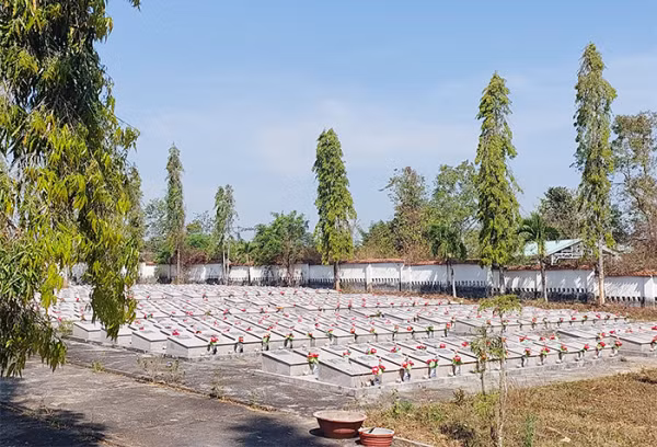Nhiều liệt sĩ đã được quy tập về nghĩa trang liệt sĩ Sa Thầy. Nhiều liệt sĩ đã được quy tập về nghĩa trang liệt sĩ Sa Thầy.