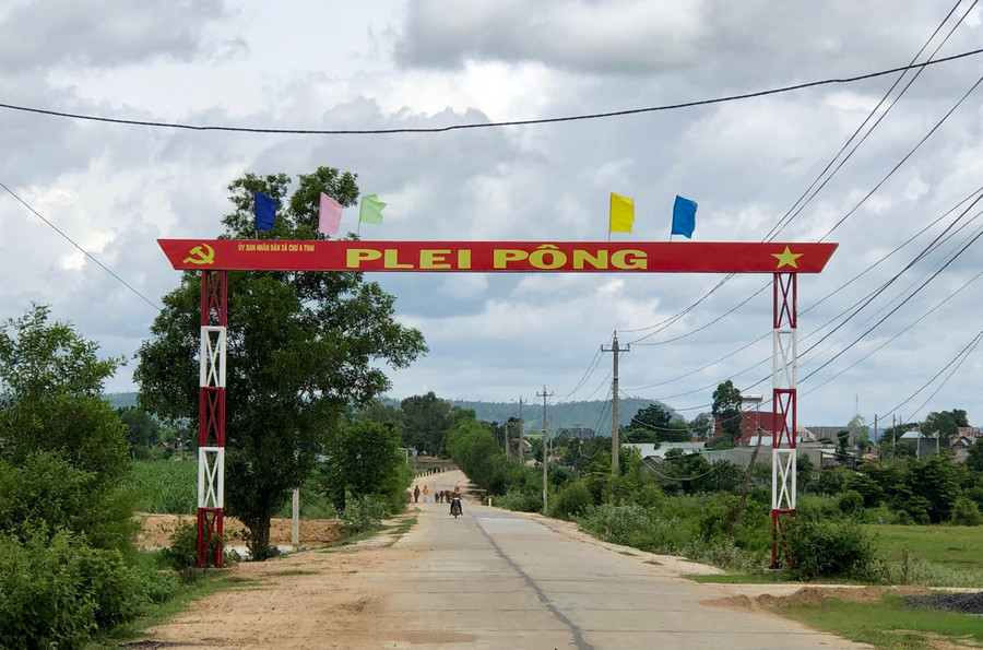 Làng Pông (xã Chư A Thai, huyện Phú Thiện) về đích làng nông thôn mới. Ảnh: Lê Nam Làng Pông (xã Chư A Thai, huyện Phú Thiện) về đích làng nông thôn mới. Ảnh: Lê Nam