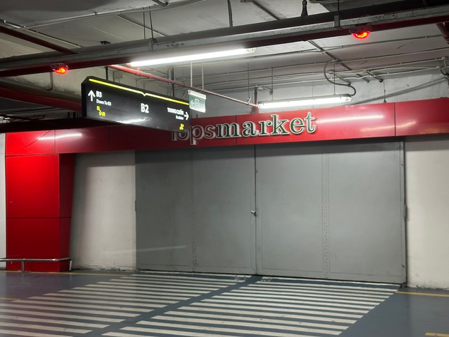 Ngày mùng 2 Tết, nhiều siêu thị chưa hoạt động trở lại. Topmarket sẽ mở cửa vào mùng 3 Tết, Winmart, Winmart+, Fuji Mart hoạt động trở lại vào mùng 4 Tết... Ngày mùng 2 Tết, nhiều siêu thị chưa hoạt động trở lại. Topmarket sẽ mở cửa vào mùng 3 Tết, Winmart, Winmart+, Fuji Mart hoạt động trở lại vào mùng 4 Tết...