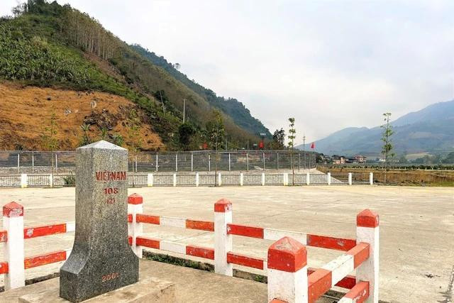 Khu vực đặt mốc giới số 108 (2) ở Bản Lầu, Mường Khương, Lào Cai, cách đây 45 năm là nơi giao tranh ác liệt trong cuộc chiến đấu bảo vệ biên giới phía Bắc của Tổ quốc Khu vực đặt mốc giới số 108 (2) ở Bản Lầu, Mường Khương, Lào Cai, cách đây 45 năm là nơi giao tranh ác liệt trong cuộc chiến đấu bảo vệ biên giới phía Bắc của Tổ quốc