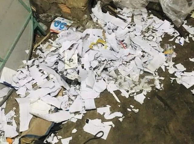 Hiện trường vụ nổ nghi tự chế pháo Hiện trường vụ nổ nghi tự chế pháo