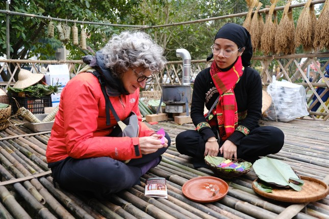 Du khách quốc tế đang quan tâm nhiều hơn về các điểm đến tại Việt Nam. Ảnh: Trần An. Du khách quốc tế đang quan tâm nhiều hơn về các điểm đến tại Việt Nam. Ảnh: Trần An.