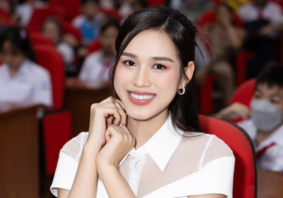 Đỗ Thị Hà sinh năm 2001, từng đăng quang Hoa hậu Việt Nam 2020. Gần đây cô phát triển công việc kinh doanh