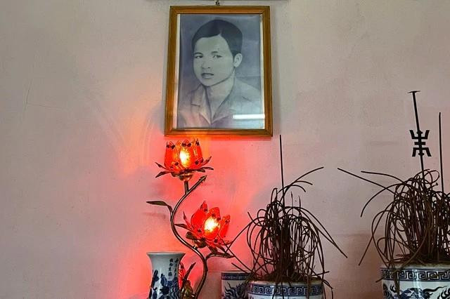 Di ảnh anh hùng - liệt sĩ Nguyễn Văn Huân