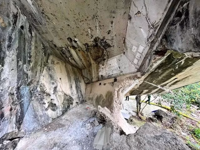 Vết đạn pháo vẫn còn in dấu trên tường pháo đài Đồng Đăng