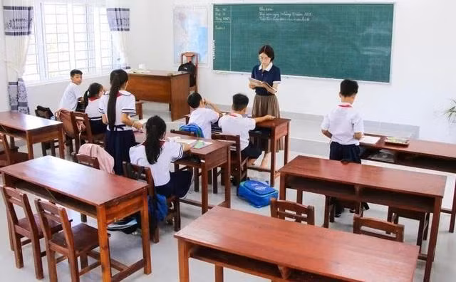 Đối với học sinh học yếu có nguy cơ bỏ học, giáo viên nên sớm dạy phụ đạo ngay từ đầu năm học. ẢNH MINH HỌA: ĐÀO NGỌC THẠCH