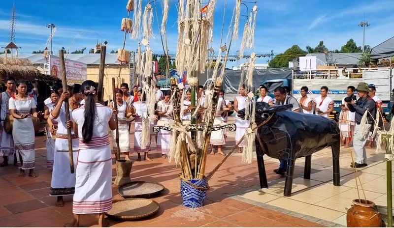 Độc đáo lễ Mở cửa kho lúa của dân tộc Rơ Măm.