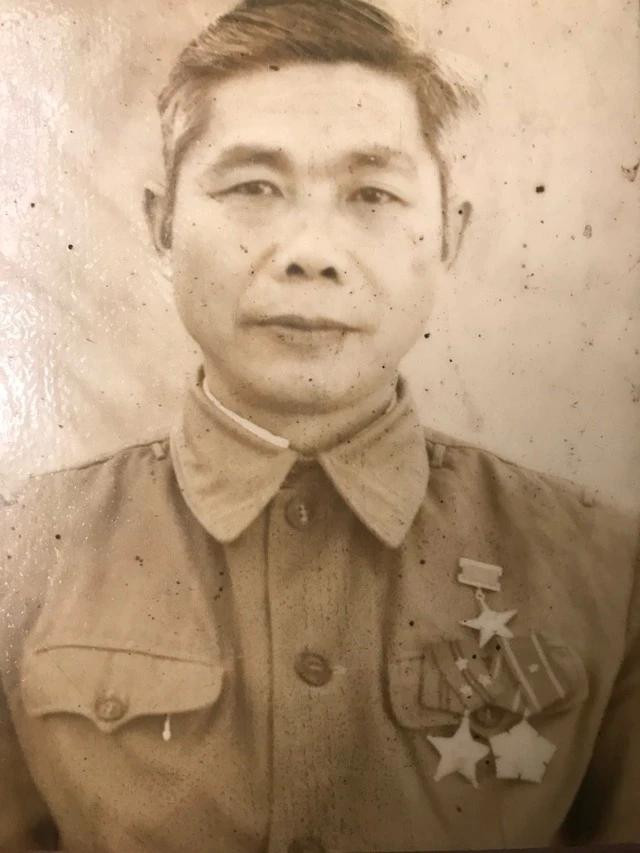 Tìm lại những anh hùng: Ngày trồng rừng, đêm đánh cá ảnh 9 Tìm lại những anh hùng: Ngày trồng rừng, đêm đánh cá ảnh 9