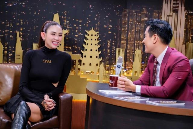 Người mẫu tham gia nhiều chương trình podcast, TV show để chia sẻ kinh nghiệm, truyền cảm hứng cho người trẻ Người mẫu tham gia nhiều chương trình podcast, TV show để chia sẻ kinh nghiệm, truyền cảm hứng cho người trẻ