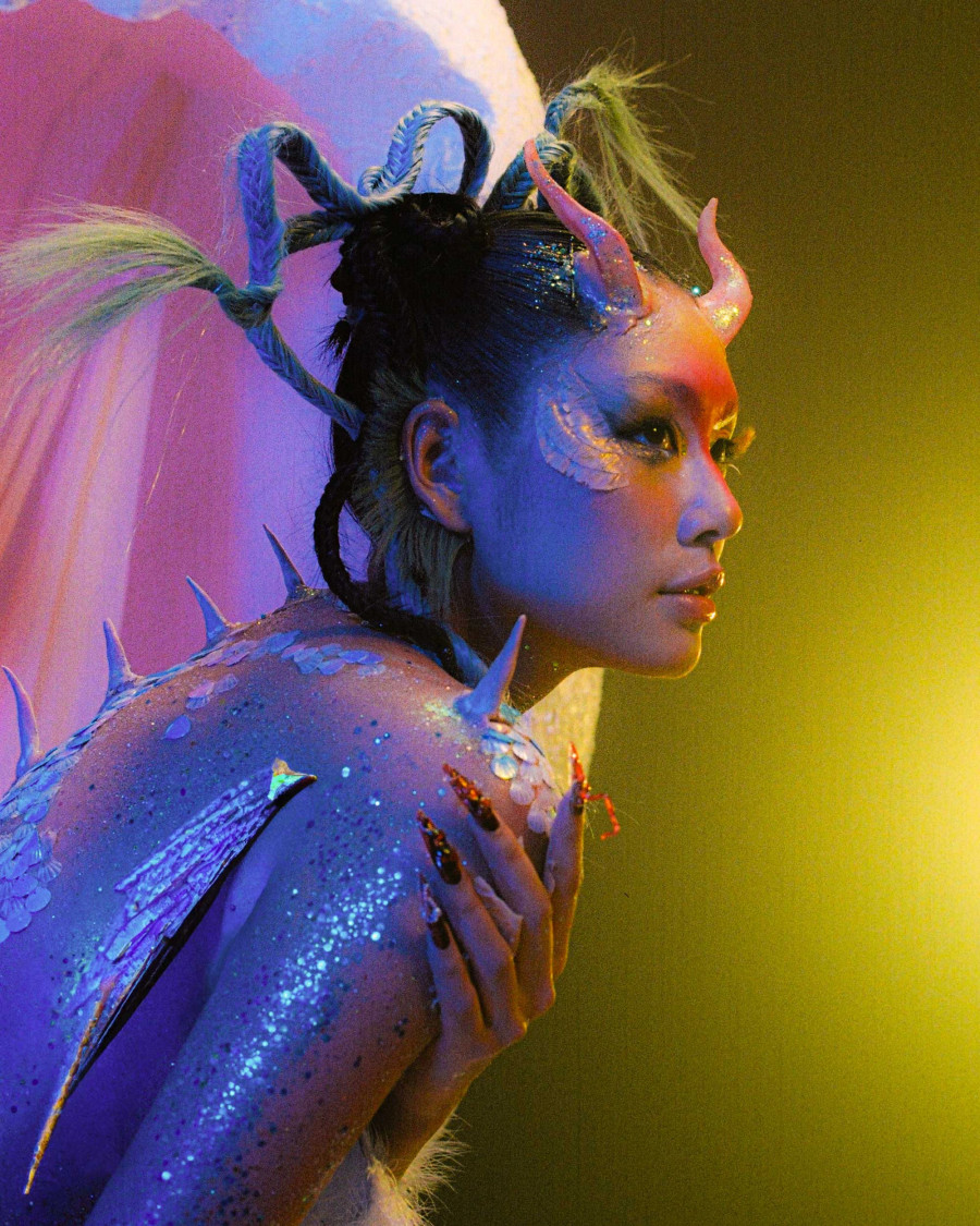 Bộ ảnh được lên ý tưởng bởi đạo diễn Thành Đào - quản lý, đồng thời là người bạn quan trọng trong sự nghiệp của Thảo Nhi Lê Bộ ảnh được lên ý tưởng bởi đạo diễn Thành Đào - quản lý, đồng thời là người bạn quan trọng trong sự nghiệp của Thảo Nhi Lê