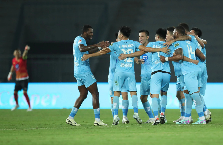 Đội Nam Định thăng hoa