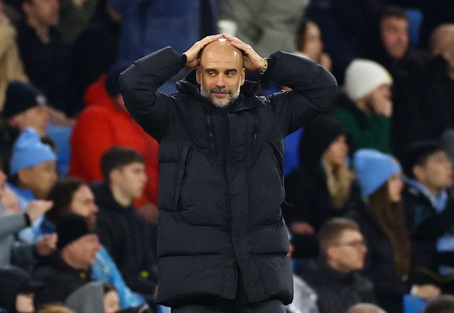 Pep Guardiola lo lắng cho hành trình bảo vệ ngôi vô địch của Man City Pep Guardiola lo lắng cho hành trình bảo vệ ngôi vô địch của Man City