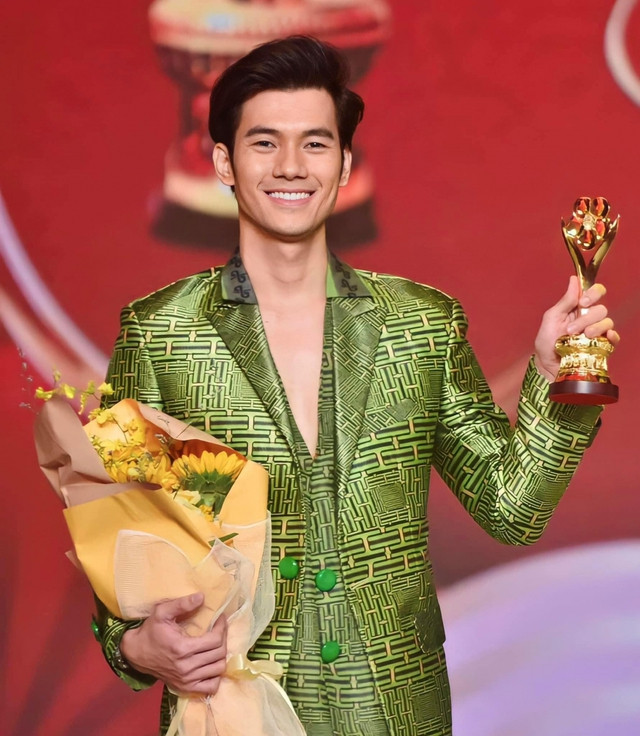 Nhan Phúc Vinh được vinh danh tại lễ trao giải Mai Vàng tháng 1-2024