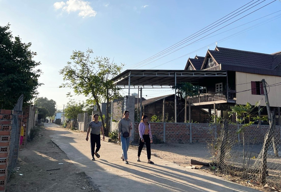 Diện mạo thôn Plei Lok ngày càng khang trang, sạch đẹp. Ảnh: V.C Diện mạo thôn Plei Lok ngày càng khang trang, sạch đẹp. Ảnh: V.C