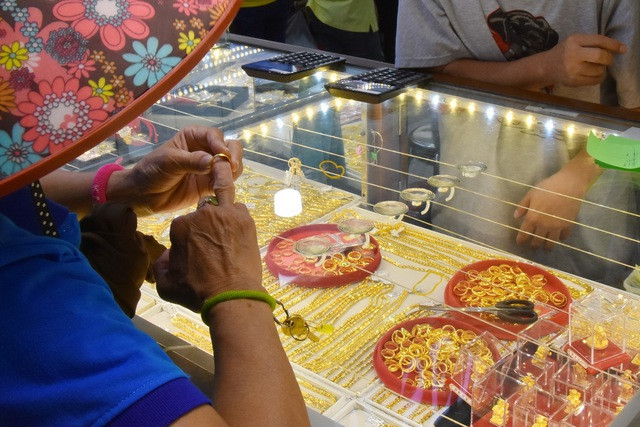 Giá vàng của thế giới tiếp tục tăng Giá vàng của thế giới tiếp tục tăng