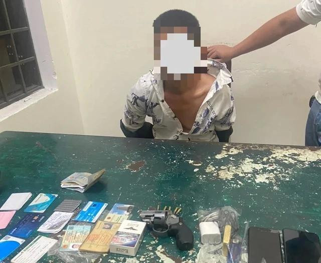 Đ. đang bị Công an TP.Kon Tum tạm giữ để phục vụ công tác điều tra Đ. đang bị Công an TP.Kon Tum tạm giữ để phục vụ công tác điều tra