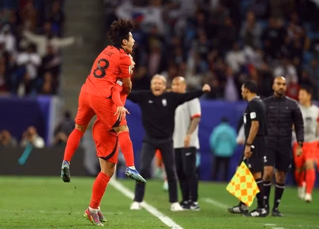 KFA sẽ xử lý nhẹ trường hợp xô xát giữa Lee Kang-in và Son Heung-min