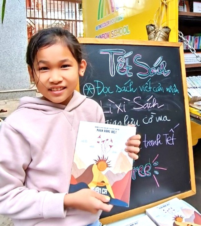 Các em sẽ nhận lì xì sách và viết cảm nhận