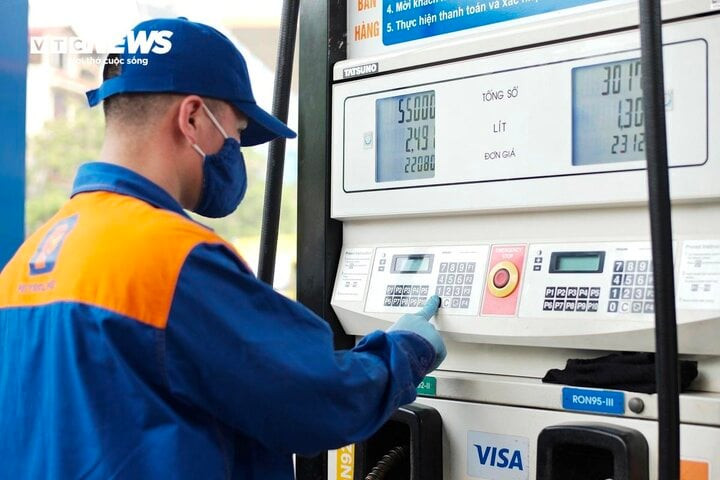 Dự báo giá xăng dầu chiều nay tăng trở lại. Ảnh minh họa: Công Hiếu Dự báo giá xăng dầu chiều nay tăng trở lại. Ảnh minh họa: Công Hiếu