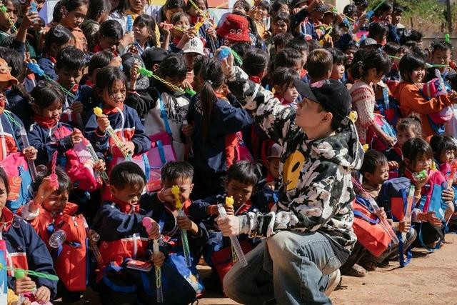Xuân Đan là nghệ danh mà Binz đặt cho bản thể mới của mình - như một phiên bản mới của Binz: san sẻ tình yêu thương dành cho cộng đồng Xuân Đan là nghệ danh mà Binz đặt cho bản thể mới của mình - như một phiên bản mới của Binz: san sẻ tình yêu thương dành cho cộng đồng