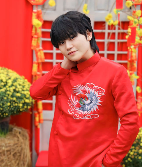 Hwang Min Woo đã trưởng thành nhiều sau MV "Gangnam Style" của PSY Hwang Min Woo đã trưởng thành nhiều sau MV "Gangnam Style" của PSY