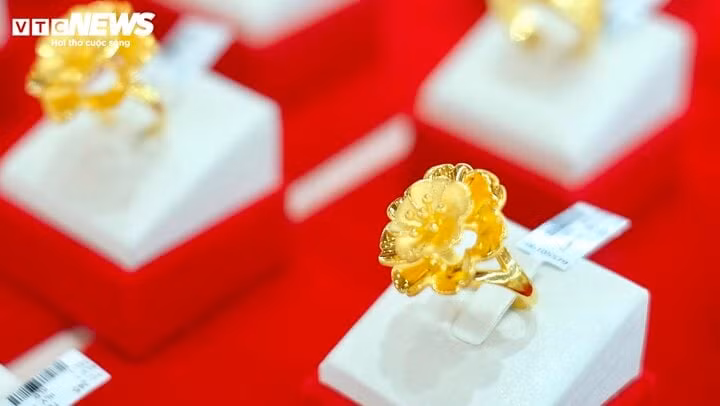 Giá vàng hôm nay giảm nhẹ.