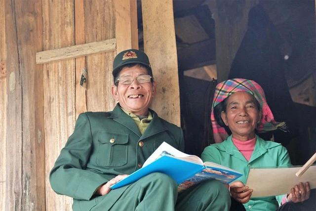 Vợ chồng ông bà Tòng Văn Chô và Hoàng Thị Lại Vợ chồng ông bà Tòng Văn Chô và Hoàng Thị Lại