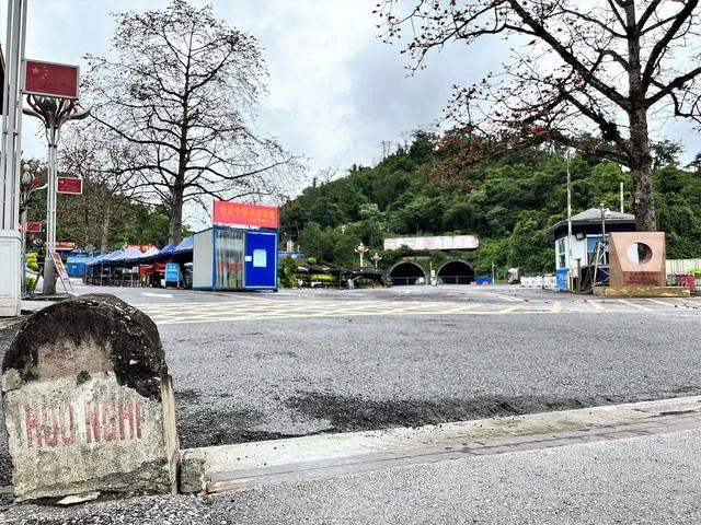 Cửa khẩu Hữu Nghị (Lạng Sơn) Cửa khẩu Hữu Nghị (Lạng Sơn)