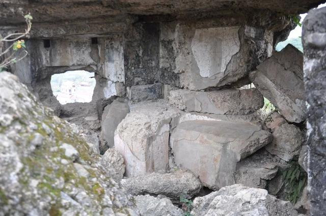 Một góc công sự chiến đấu còn sót lại ở pháo đài Đồng Đăng