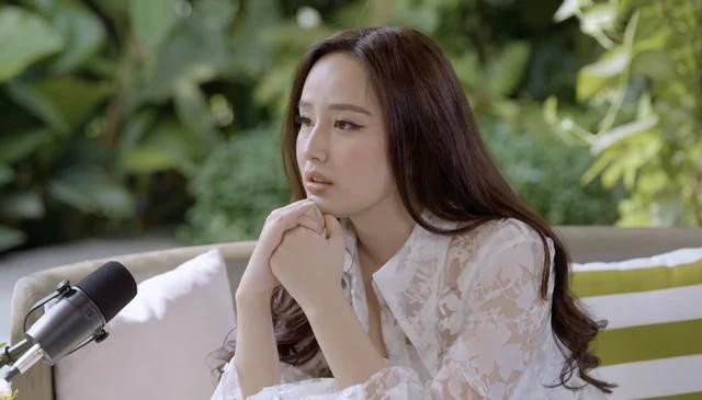 Mai Phương Thúy nói bạn bè, công việc, tình yêu và ẩm thực là những điều cô quan tâm mỗi ngày Mai Phương Thúy nói bạn bè, công việc, tình yêu và ẩm thực là những điều cô quan tâm mỗi ngày