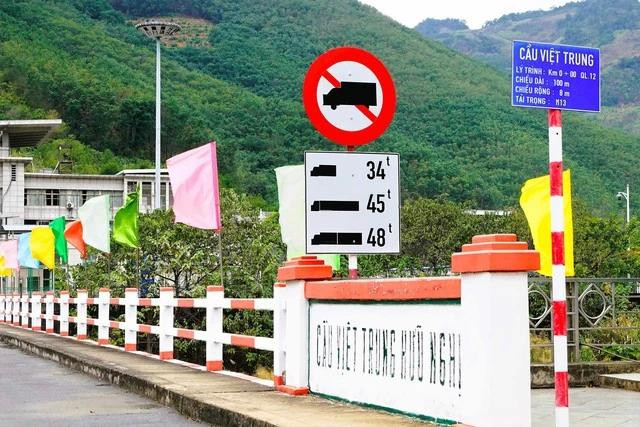 Cầu hữu nghị Việt Trung tại cửa khẩu Ma Lù Thàng (Phong Thổ, Lai Châu)