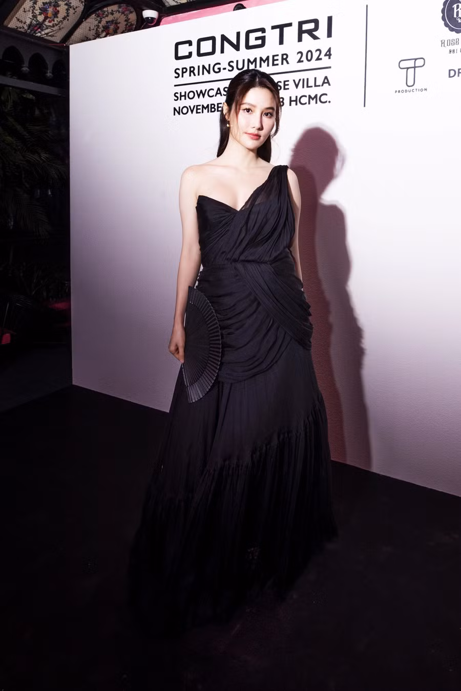 Diễm My 9X sở hữu vẻ ngoài trẻ trung dù bước sang tuổi 33. Hiện tại người đẹp đang tất bật chuẩn bị cho lễ cưới với bạn trai doanh nhân, dự kiến diễn ra vào tháng 12.2023. Ảnh: BTC