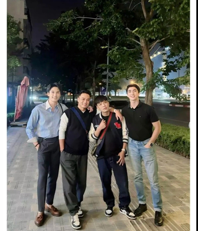 Diễn viên Hồng Đăng trở lại đóng phim sau scandal? - Ảnh 1. Bức ảnh khiến mạng xã hội xôn xao diễn viên Hồng Đăng sẽ trở lại đóng phim