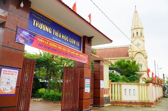 Trường tiểu học trên Cồn Sẻ (xã Quảng Lộc, TX.Ba Đồn, Quảng Bình). Ảnh: Nguyễn Phúc