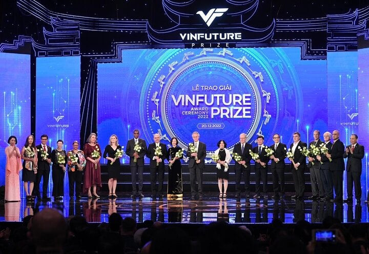 Chuỗi sự kiện VinFuture 2023 sẽ hội tụ nhiều tên tuổi kiệt xuất thế giới trong các lĩnh vực khoa học trọng yếu. Chuỗi sự kiện VinFuture 2023 sẽ hội tụ nhiều tên tuổi kiệt xuất thế giới trong các lĩnh vực khoa học trọng yếu.