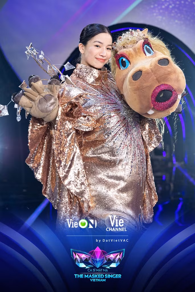 Cô tái xuất sau 4 năm vắng bóng