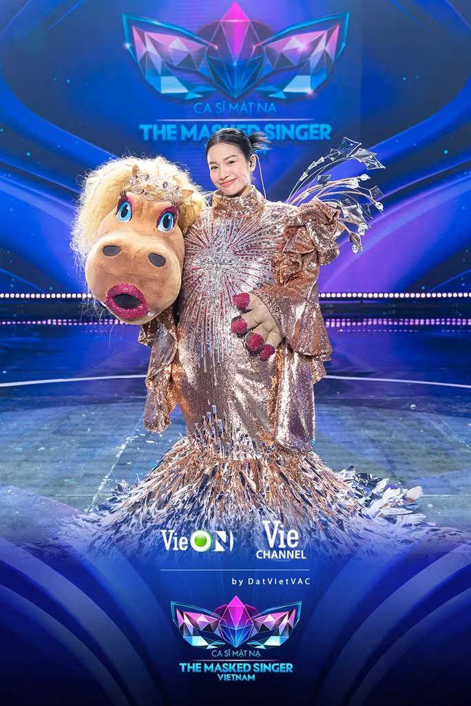 Ca sĩ Lâm Bảo Ngọc lộ diện