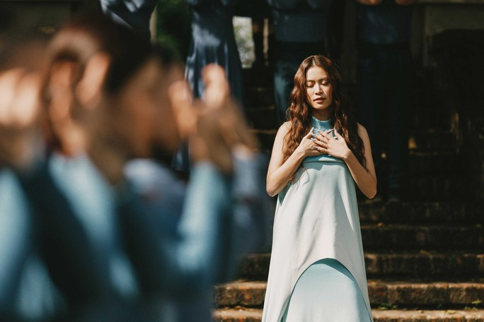 Tái xuất sau ồn ào, Hoàng Thùy Linh gởi lời cám ơn đến khán giả Tái xuất sau ồn ào, Hoàng Thùy Linh gởi lời cám ơn đến khán giả