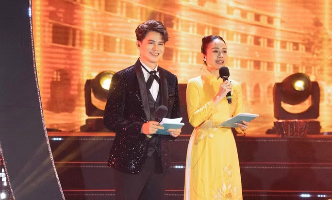 Cả hai có màn tung hứng ăn ý