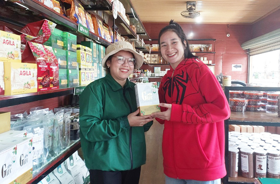 Nhiều sản phẩm OCOP của tỉnh được bán tại Khu du lịch Biển Hồ. Ảnh: N.D Nhiều sản phẩm OCOP của tỉnh được bán tại Khu du lịch Biển Hồ. Ảnh: N.D