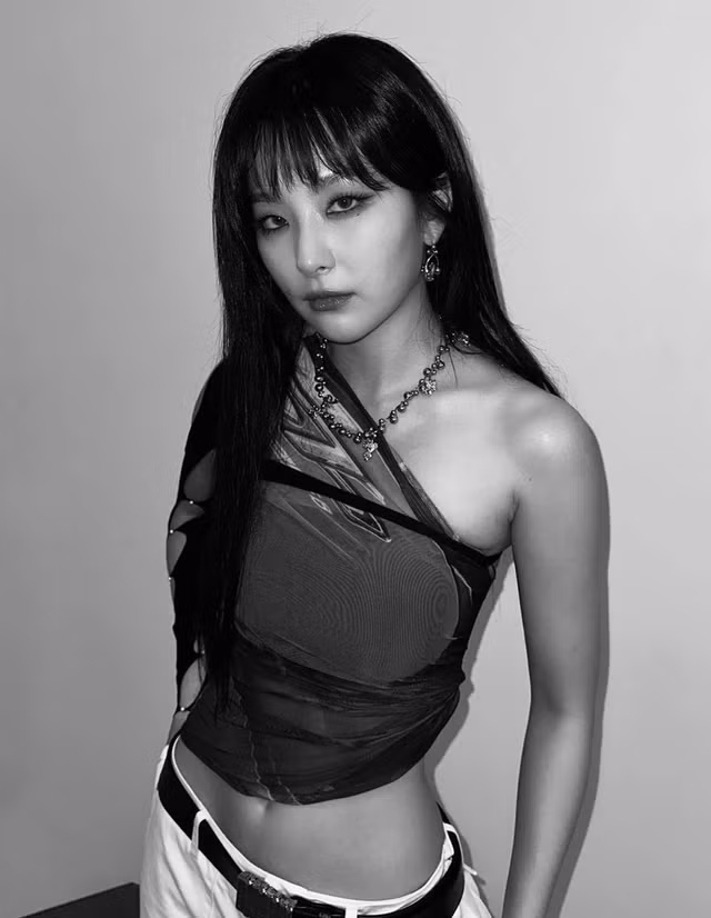 Seulgi cũng tham gia nhiều dự án âm nhạc đình đám. Cô từng hát nhạc phim Yêu không kiểm soát, Hoa lang… cũng như góp giọng trong các ca khúc của SM Station hợp tác với Yesung (Super Junior), SinB (Viviz), Chungha, Soyeon ((G)I-DLE)… Ảnh: INSTAGRAM NV