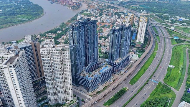 UBND TPHCM yêu cầu TP. Thủ Đức và các quận, huyện có trách nhiệm quản lý và xử lý nếu phát sinh công trình vi phạm. UBND TPHCM yêu cầu TP. Thủ Đức và các quận, huyện có trách nhiệm quản lý và xử lý nếu phát sinh công trình vi phạm.