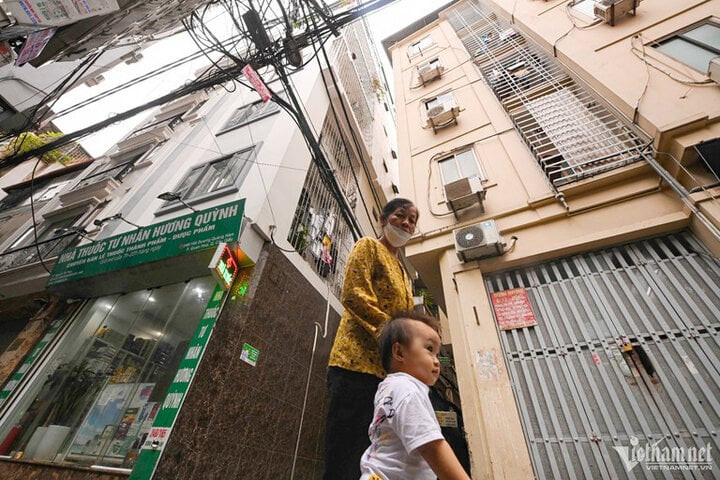 Luật Nhà ở được thông qua đã quy định nhiều yêu cầu với chung cư mini. Ảnh: Tuấn Anh