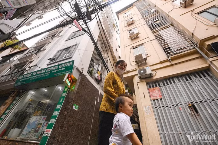 Luật Nhà ở được thông qua đã quy định nhiều yêu cầu với chung cư mini. Ảnh: Tuấn Anh