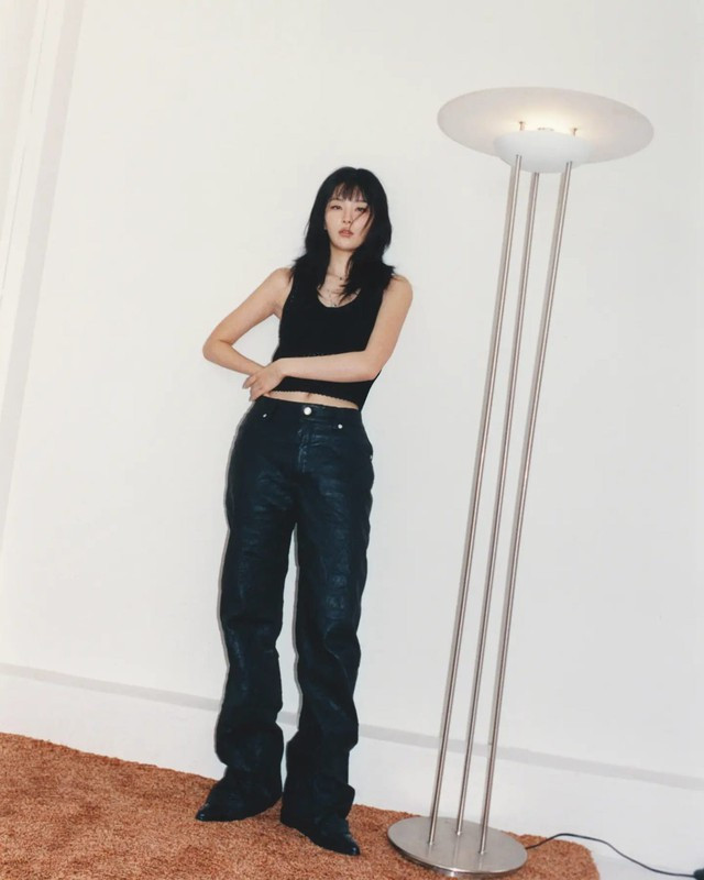 Seulgi sở hữu chất giọng lôi cuốn cùng âm sắc độc đáo. Nữ thần tượng này thường hỗ trợ giọng ca chính Wendy những phần khó trong các bài hát của Red Velvet. Ảnh: INSTAGRAM NV