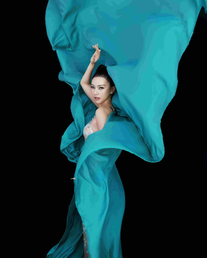 Cô hạnh phúc khi được khán giả yêu mến nhiều đến thế Cô hạnh phúc khi được khán giả yêu mến nhiều đến thế