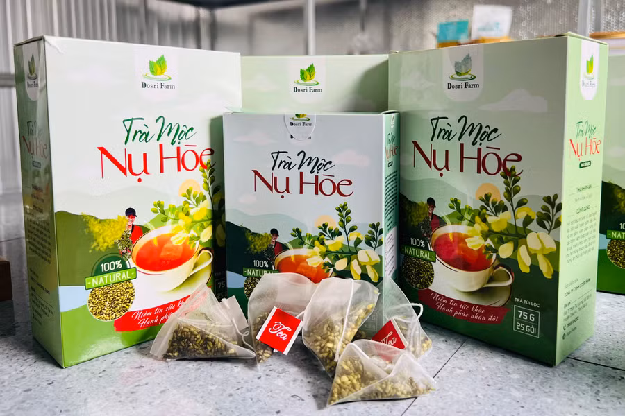 Sản phẩm trà mộc nụ hòe của chị Phùng Thị Mỹ Lên. Ảnh: M.N