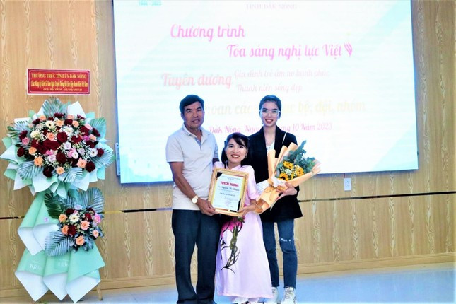 Chị Huyền được tuyên dương thanh niên yếu thế tiêu biểu tỉnh Đắk Nông Chị Huyền được tuyên dương thanh niên yếu thế tiêu biểu tỉnh Đắk Nông