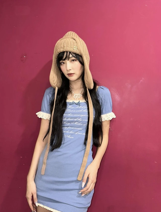 Vòng eo nhỏ nhắn, hông đầy đặn và đôi chân thon dài của Seulgi cũng khiến dân mạng phát sốt. Nhiều bình luận tán thưởng nữ ca sĩ sở hữu tỷ lệ cơ thể hoàn hảo. Ảnh: INSTAGRAM NV