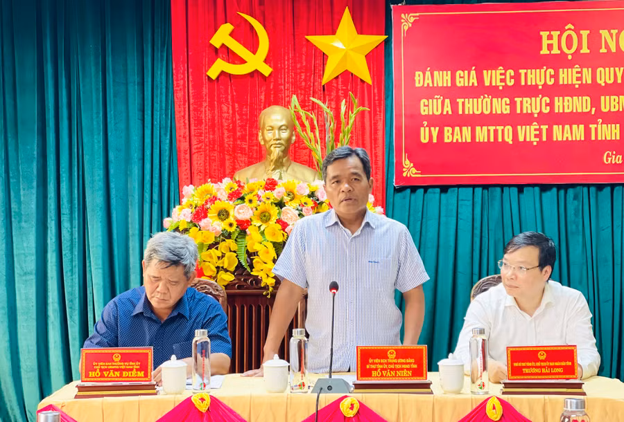 Bí thư Tỉnh ủy, Chủ tịch HĐND tỉnh Hồ Văn Niên phát biểu kết luận hội nghị. Ảnh: T.D